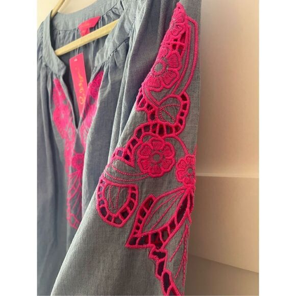 New Lilly Pulitzer Blue Chambray Hot Pink Amabella Embroidered Top - Picture 5 of 7